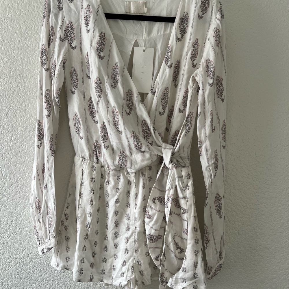 Elegant White Paisley Wrap Romper-NWT !
